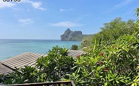 Phi Phi Cozy Seafront Resort